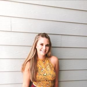 Meet your Posher, Caitlin